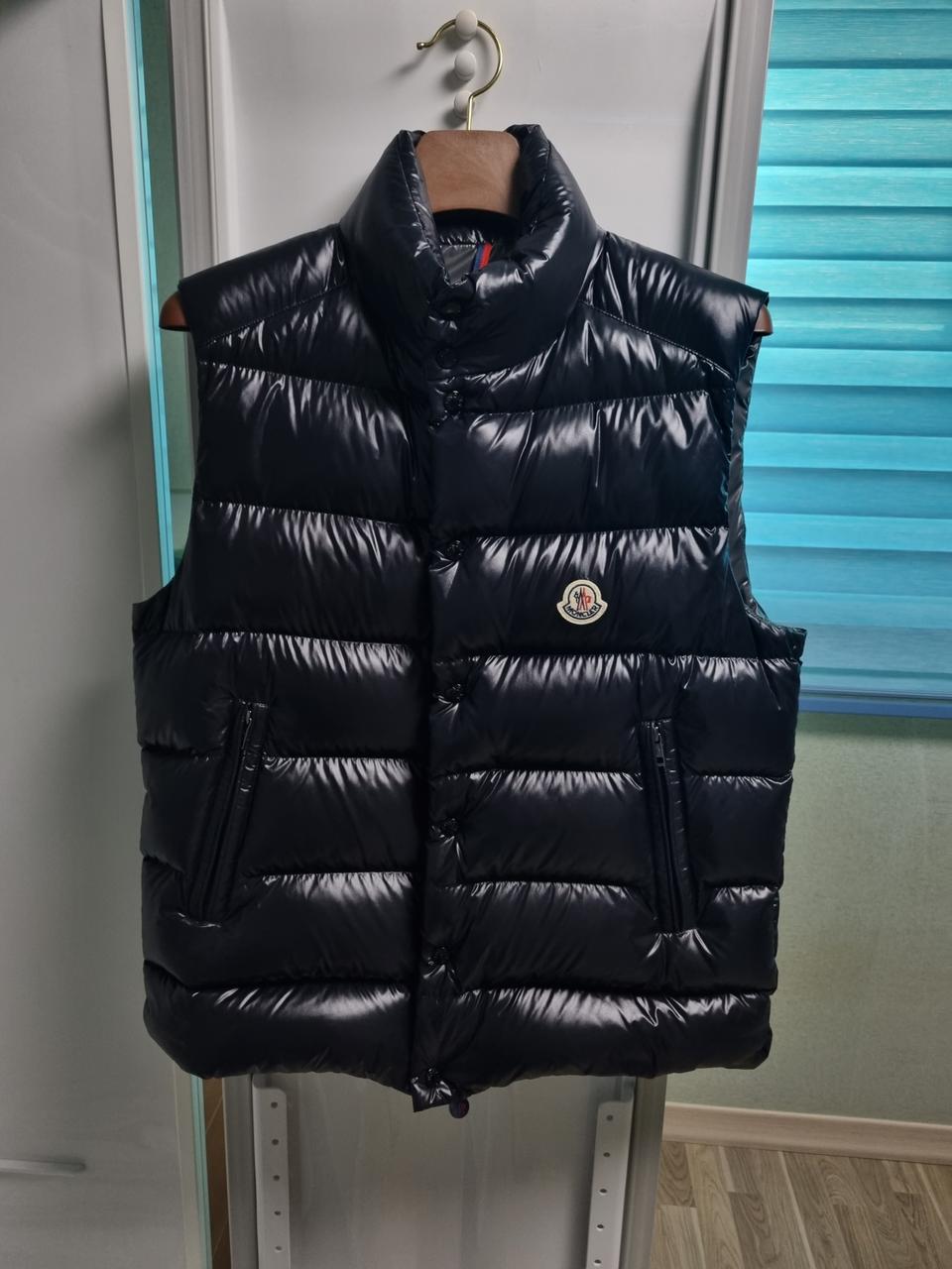 몽클레어 패딩조끼