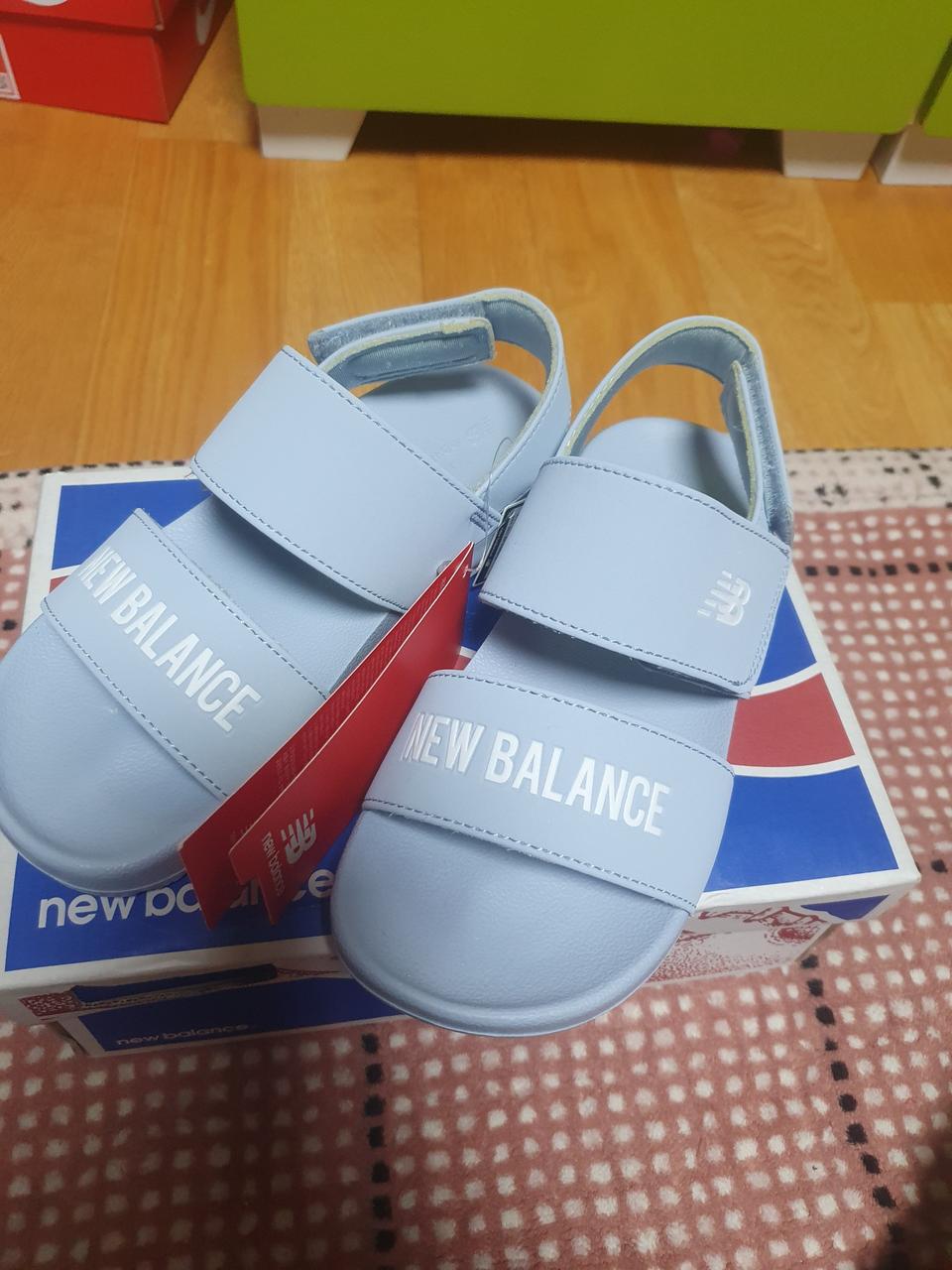뉴발란스키즈샌들 210(새상품)