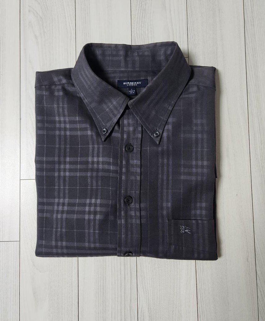 정품/새상품)버버리 남성 티셔츠
