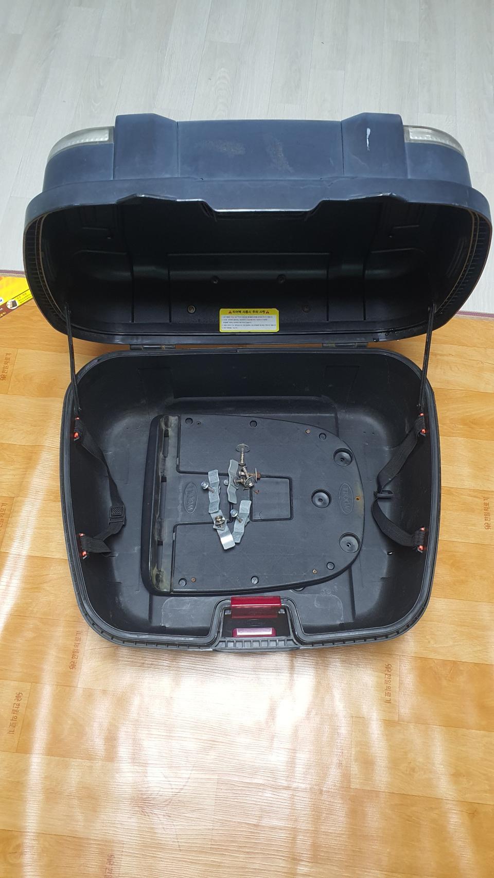 서울 위니 갤럭시 58리터 탑박스 판매. 네고가능