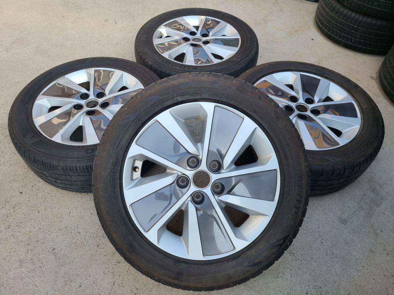 K7 하이브리드 17인치 2255517 중고 휠타이어 팝니다