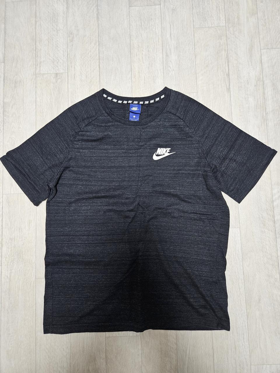 나이키 스포츠웨어 반팔티셔츠
