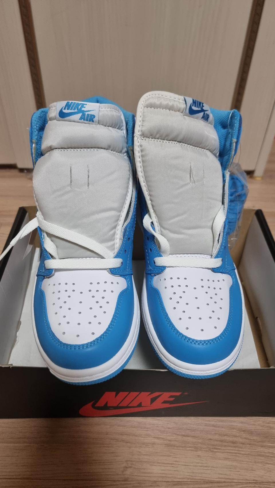 조던1 레트로 UNC