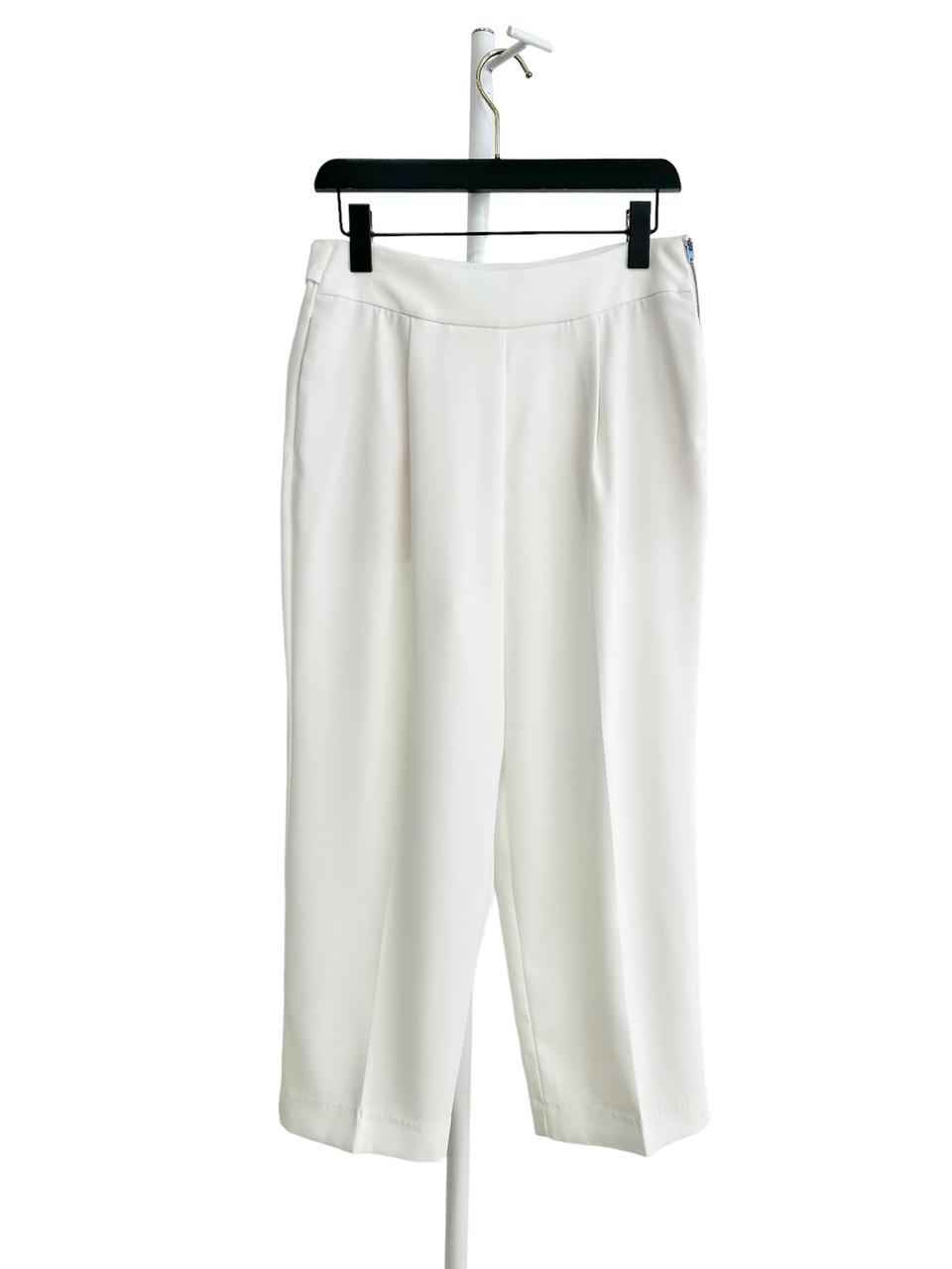 화이트 벨티드 슬랙스-엠/헬베티카/세일