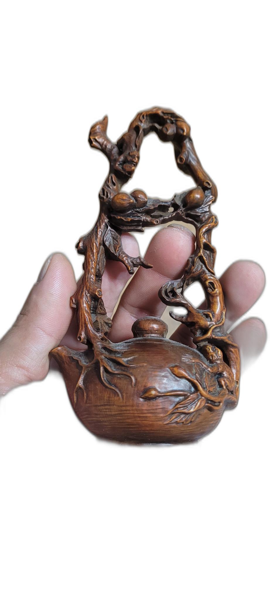 옛날  나무 조각품