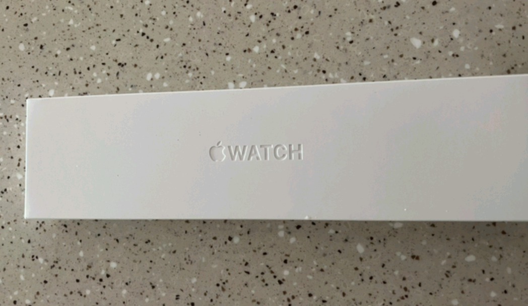 미개봉 애플워치8 41mm 팝니다.