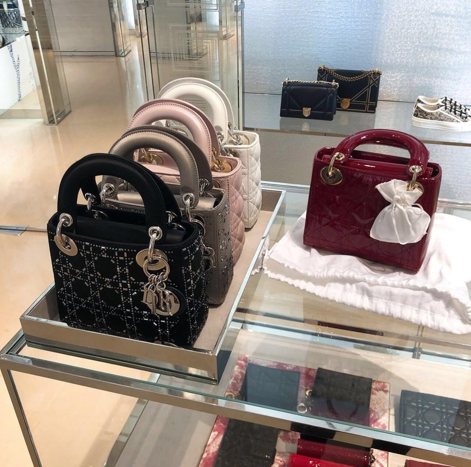 디올 레이디 까나쥬 새틴 블랙