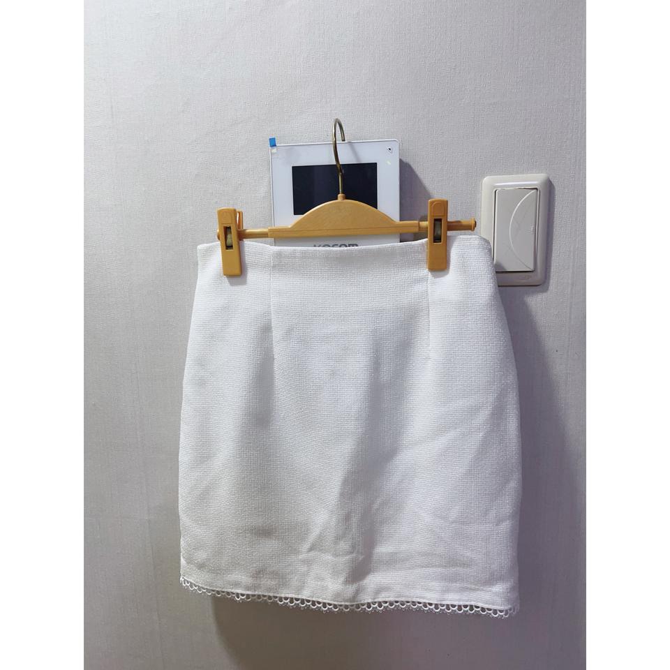 밑단레이스스커트