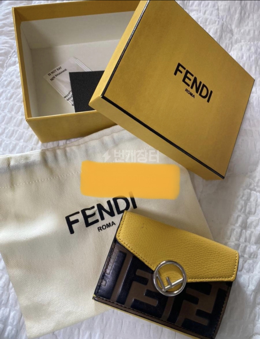 펜디 마이크로 트리폴드지갑