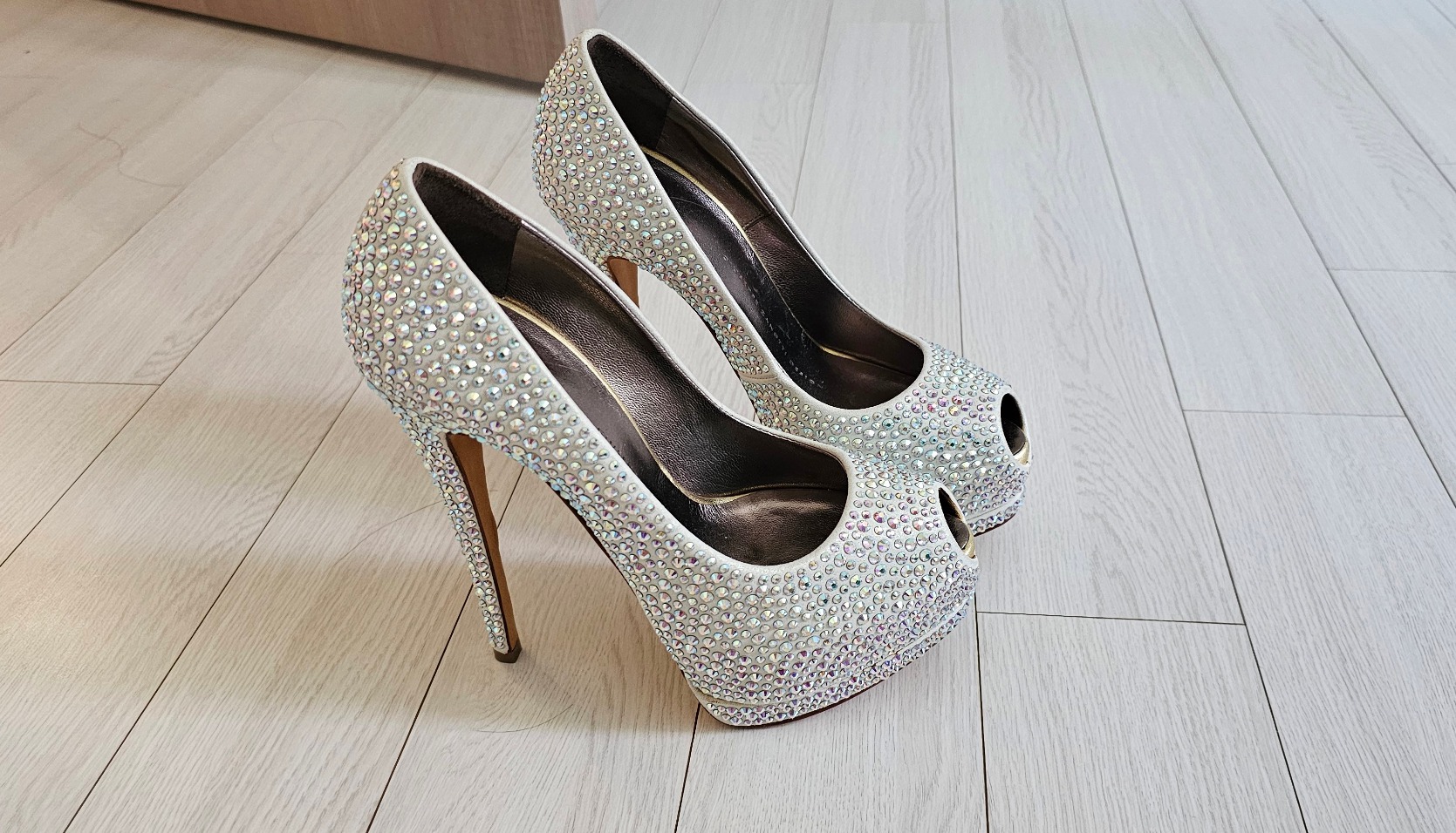 <쥬세페자노티> 크리스탈 힐