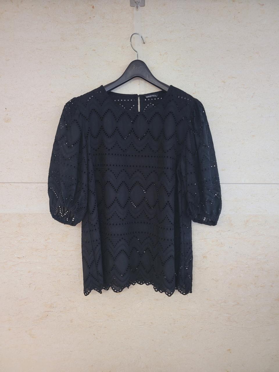 조르쥬레쉬 펀칭 블라우스