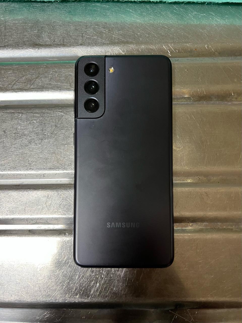 갤럭시 s21 256기가.상태.굳. 쿨거래시 에눌