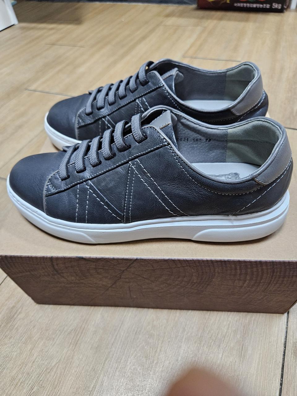 미소페 스니커즈 (사이즈 265) 4만원 판매