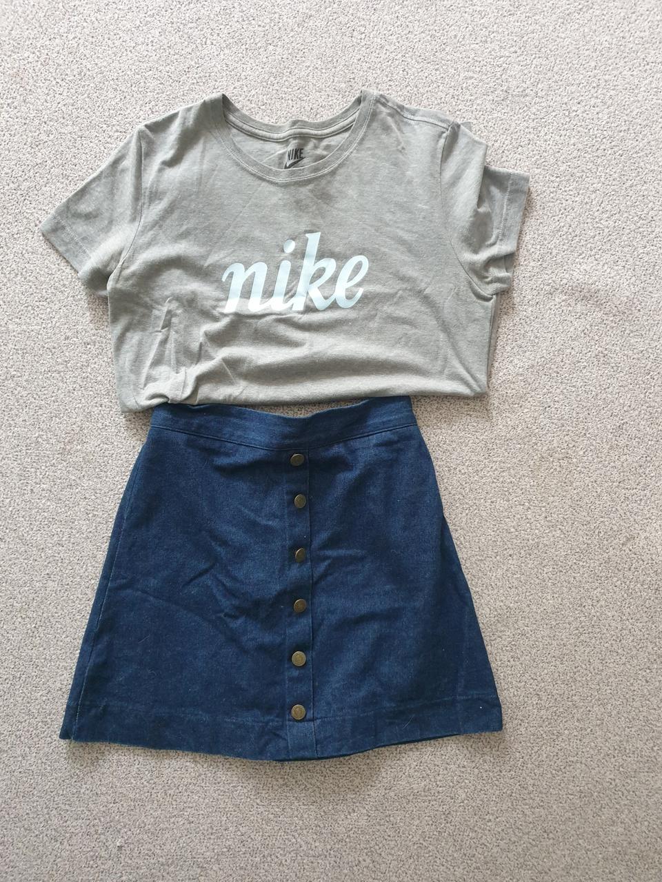 나이키티셔츠와 청치마