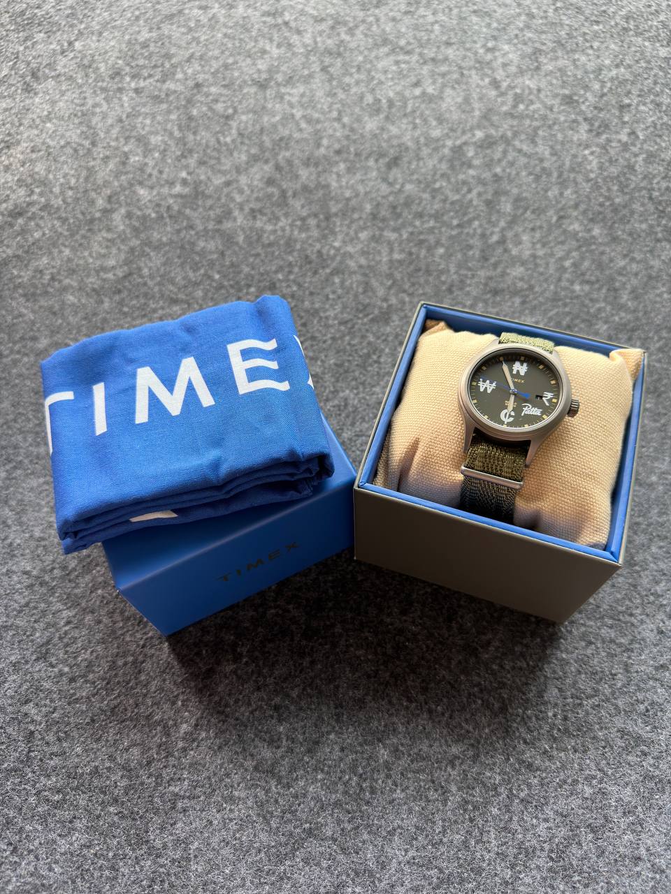 TIMEX x PATTA 타임 이즈 머니(새제품)