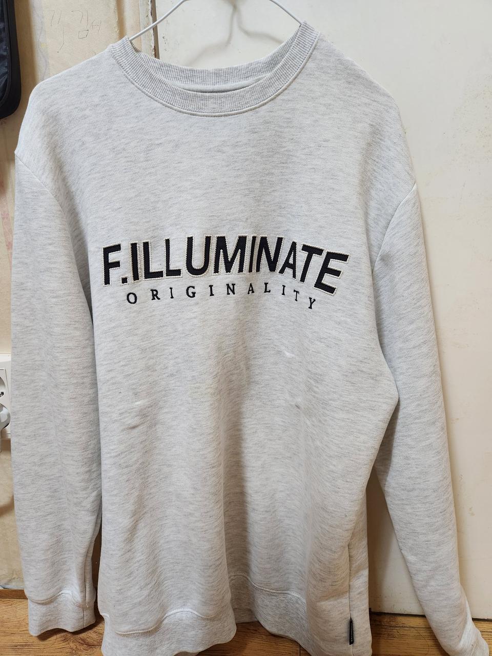 필루미네이트 맨투맨 판매합니다