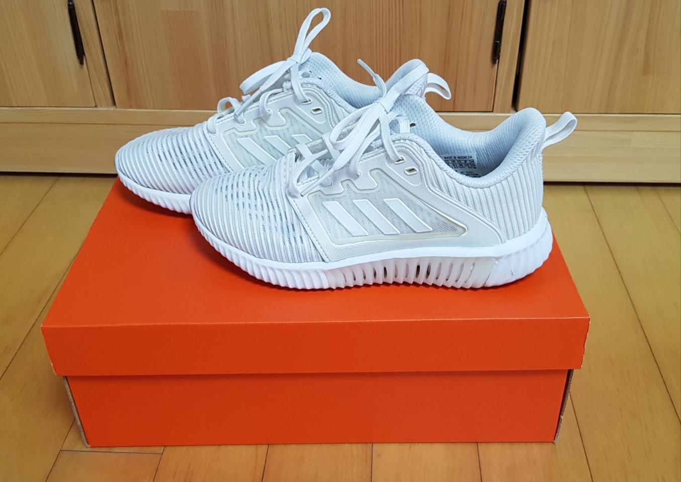 아디다스 운동화 클라이마쿨 벤트 우먼 cg3923 220