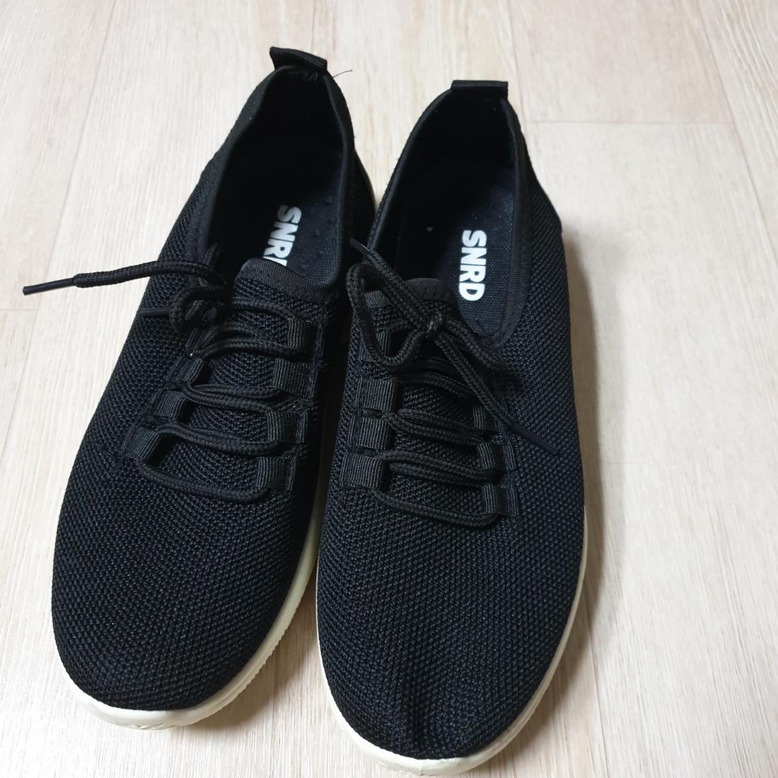 새상품급) SNRD) 런닝화 240