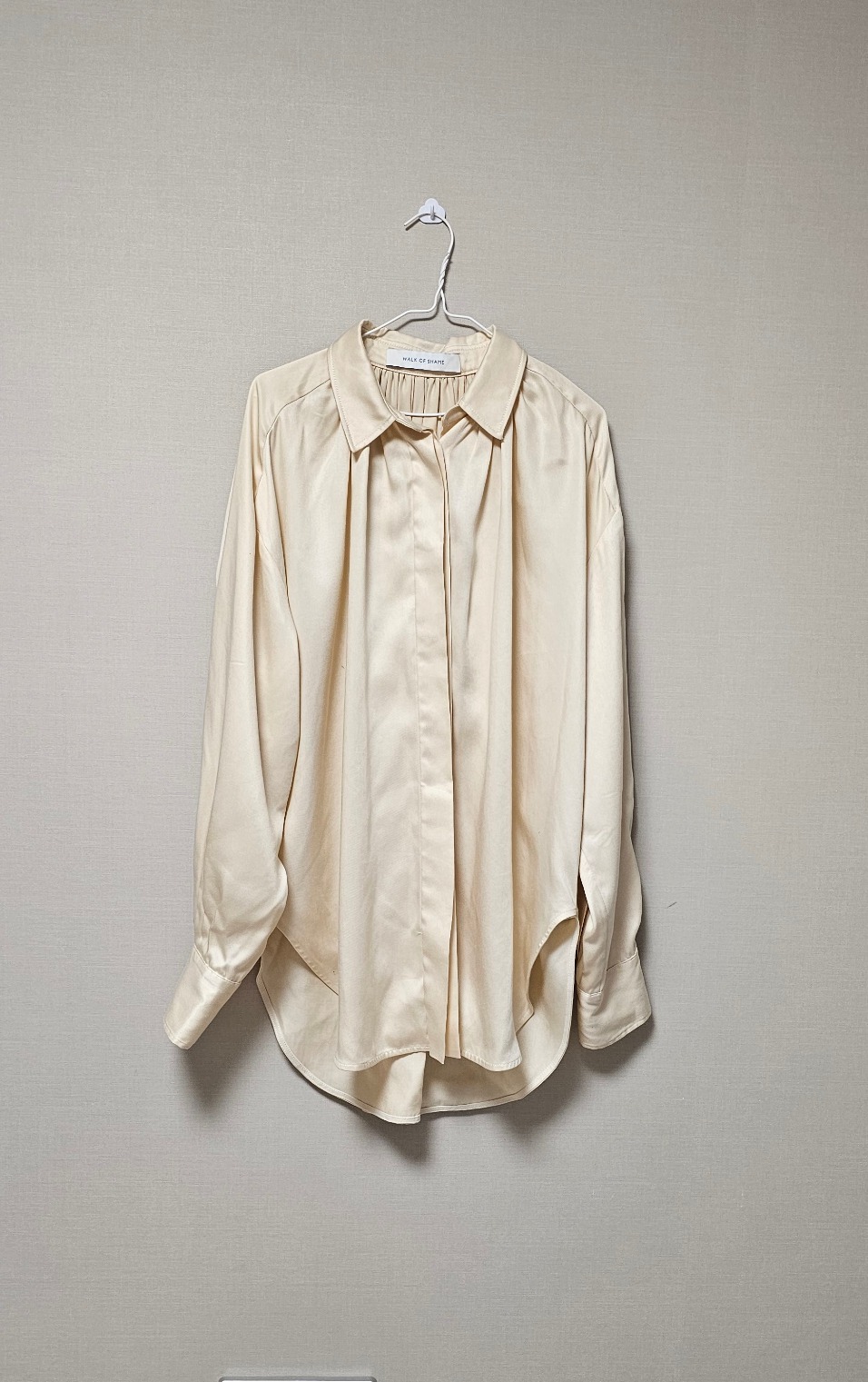 <한섬수입> walk of shame 블라우스