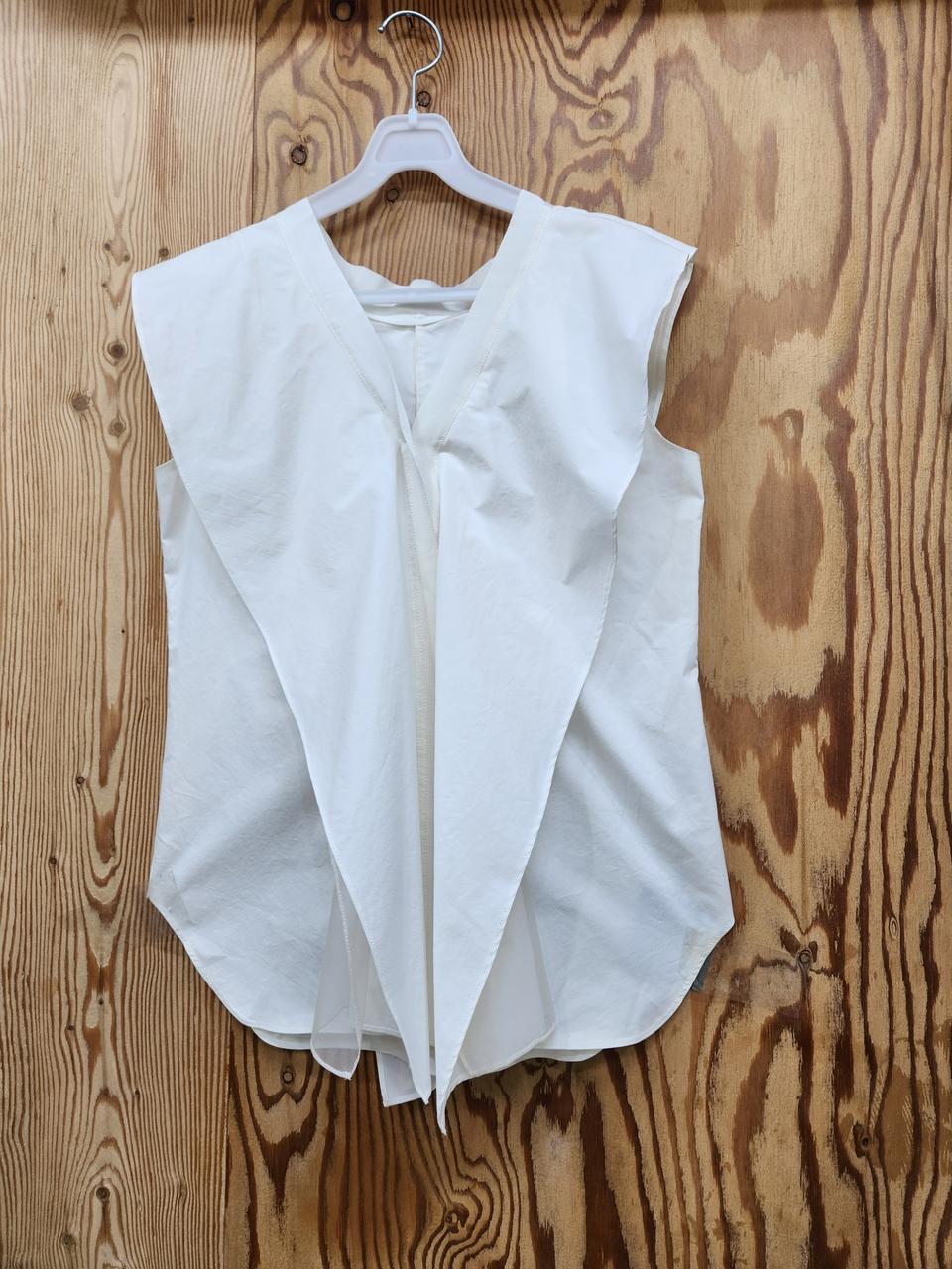 (새상품)오뜨블링  민소매 셔츠 S