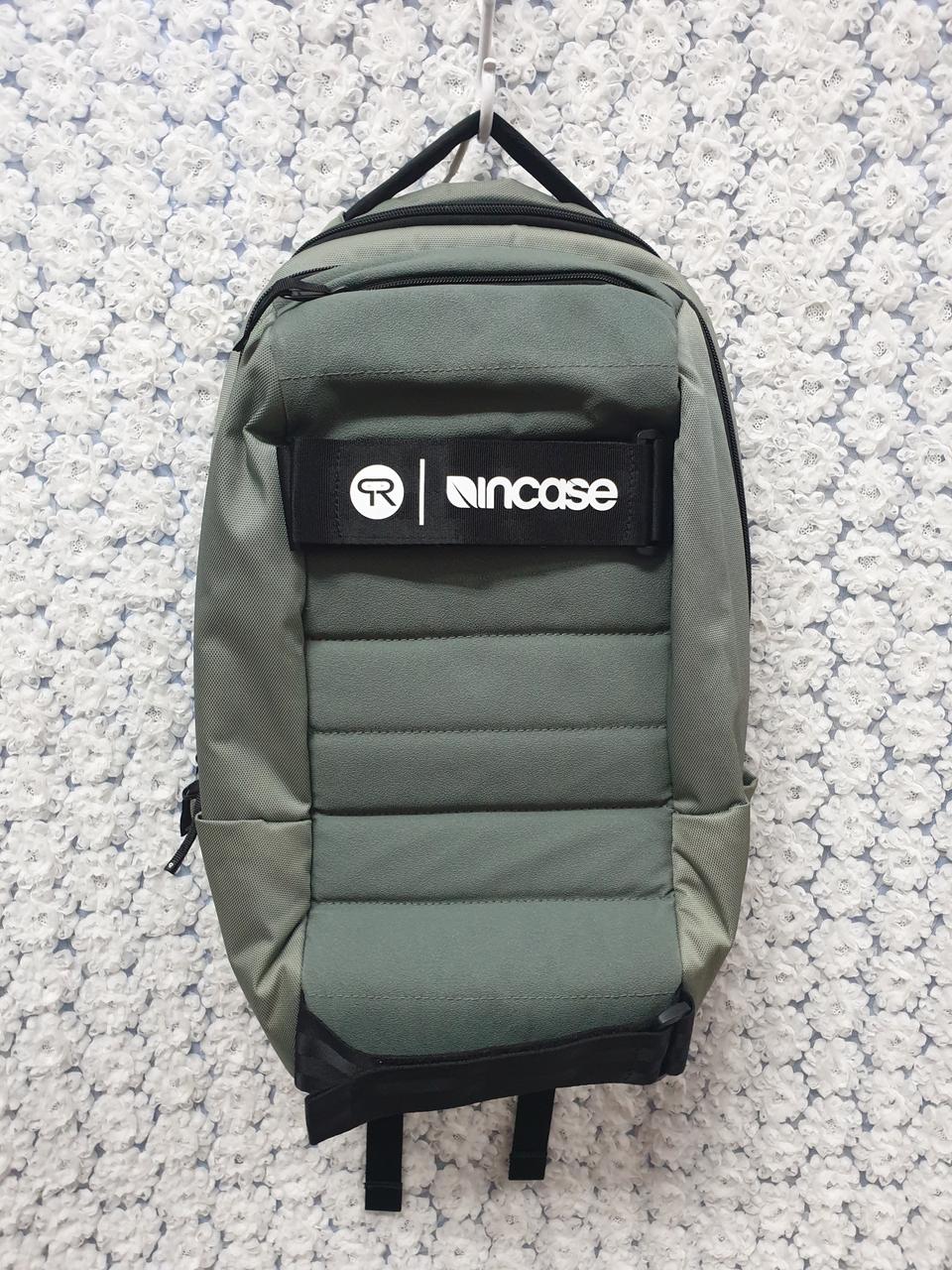 인케이스 백팩