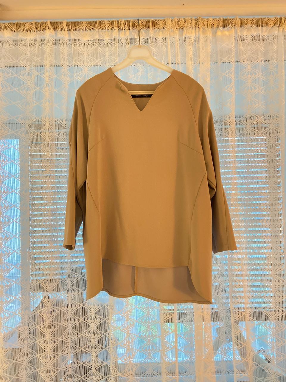 연그레이 미니멀 블라우스