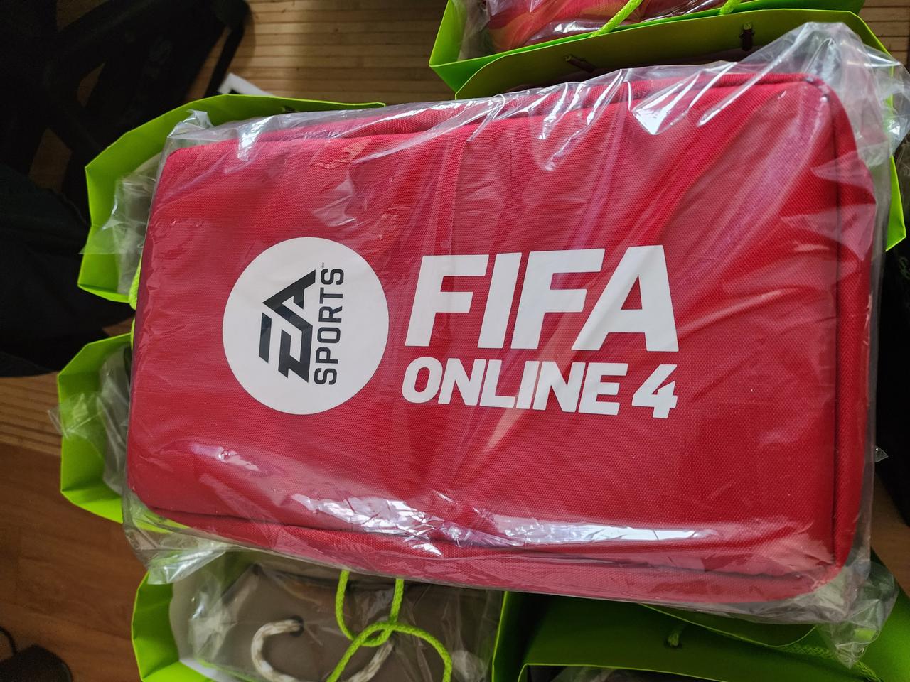 피파온라인4 신발가방 판매합니다