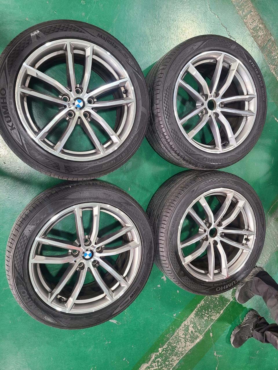 BMW520D(G30)662M 순정 18인치휠타이어 세트판매합니다.