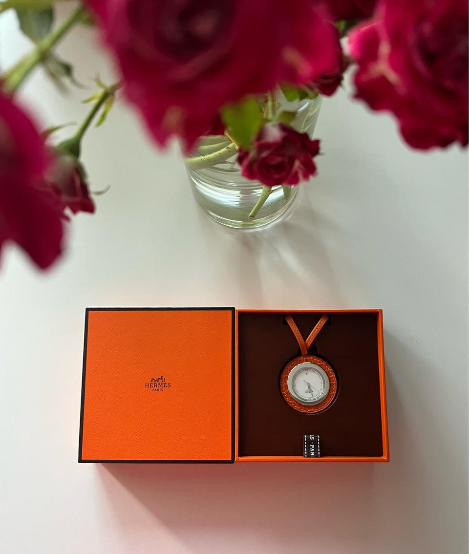 에르메스 악어 가죽 목걸이 시계