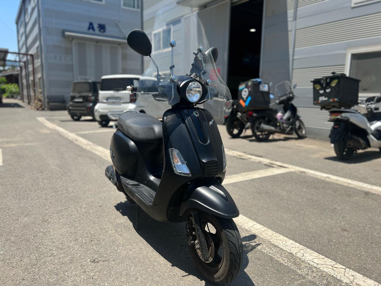 18년식 이탈젯필그림125 1만km 무광블랙차량 판매