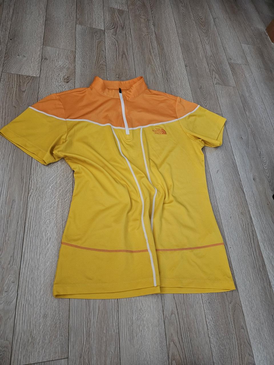 노스페이스 여성 등산티셔츠