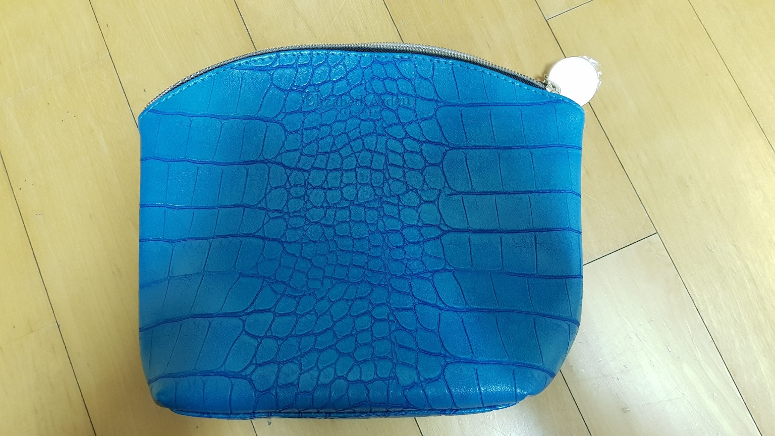 엘리자베스 아덴 파우치