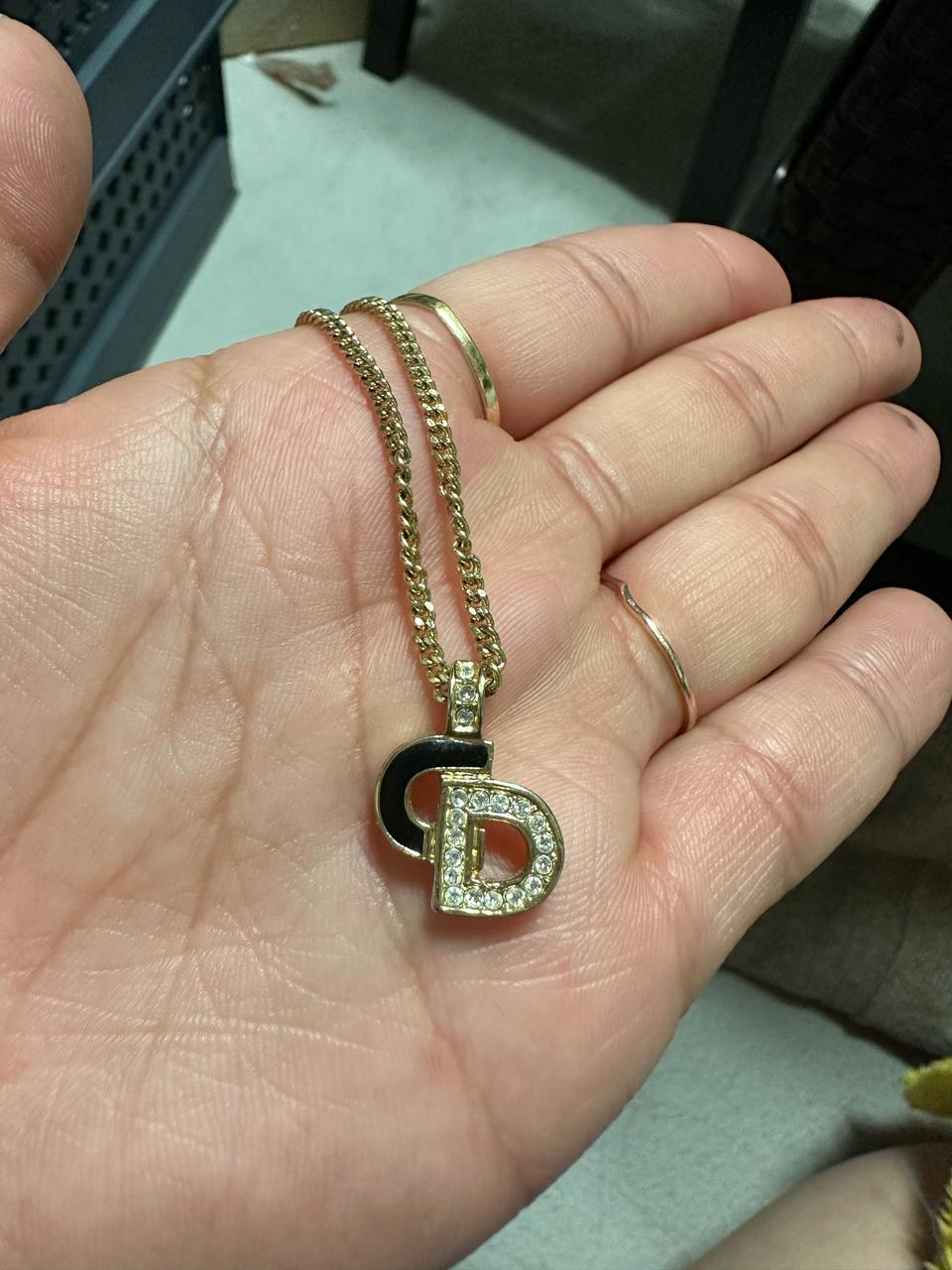 디올 금장 목걸이 (레벨 예리가 착용한 라인+블랙엠보)