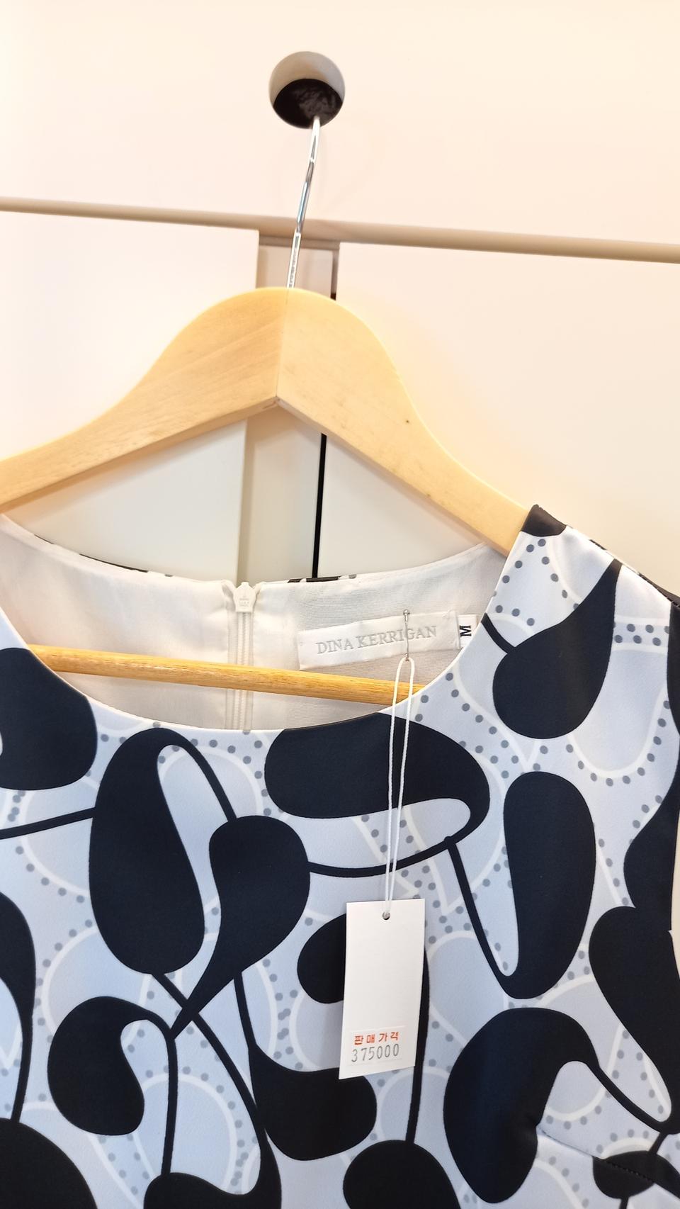 새상품  / DINA KERRIGAN 민소매 미니원피스 / size S