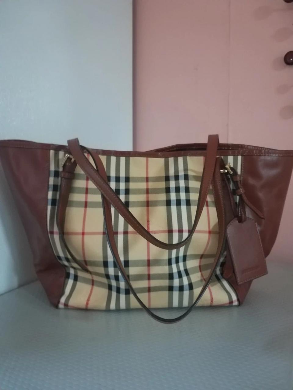 정품 버버리 쇼퍼백