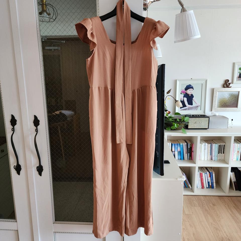 브라운 점프수트