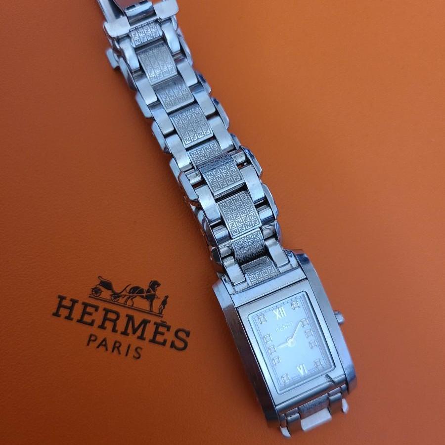 펜디 주카 리버시블 7600L 천연다이아 10p 시계