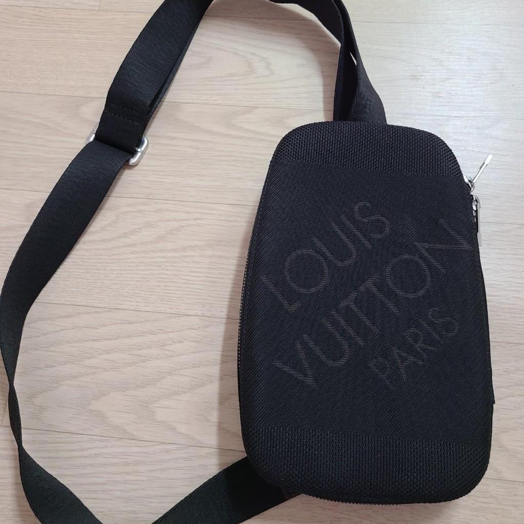루이비통 제앙 겐지 힙색 크로스백