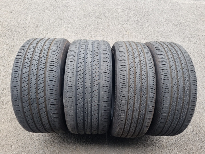 225 55 19 , 275 45 19 콘티넨탈 타이칸 출고용 팝니다