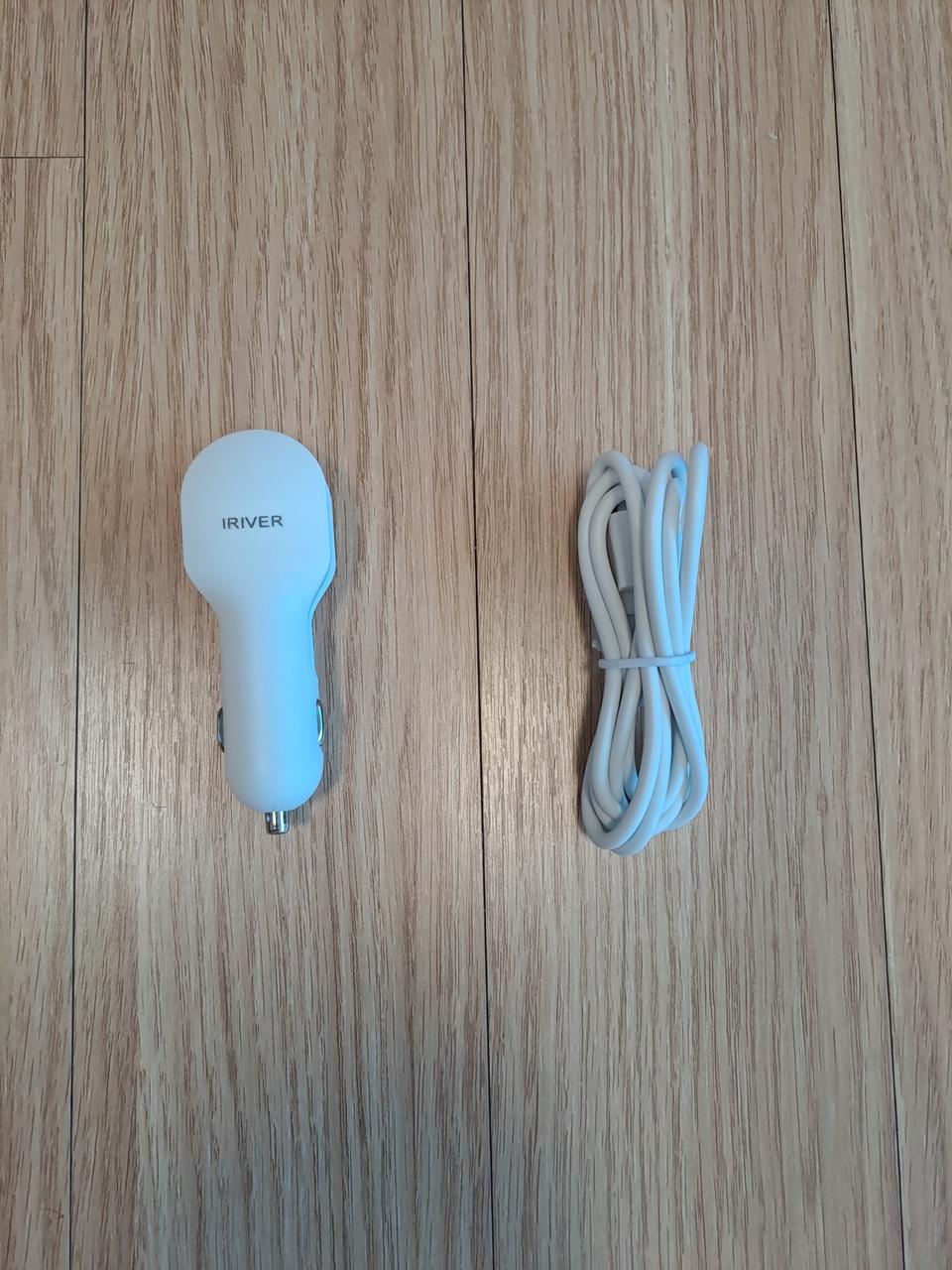 차량 자동차 시거잭에 쓰는 5핀 충전기 팝니다