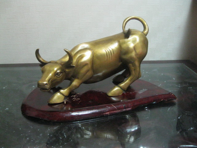 싸움소 브론즈작품