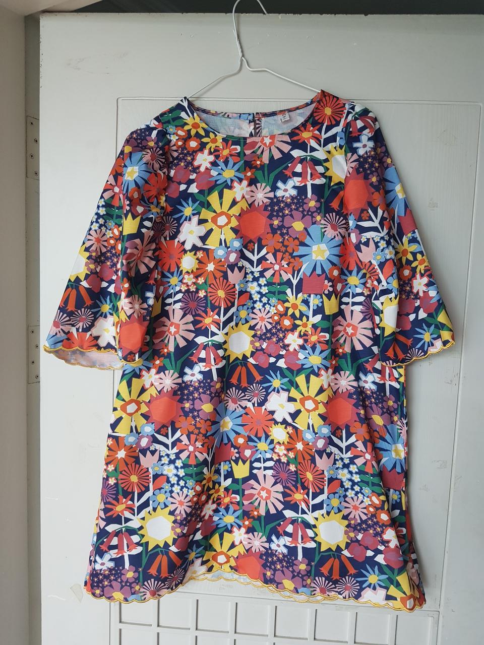 퍼프소매 미니원피스