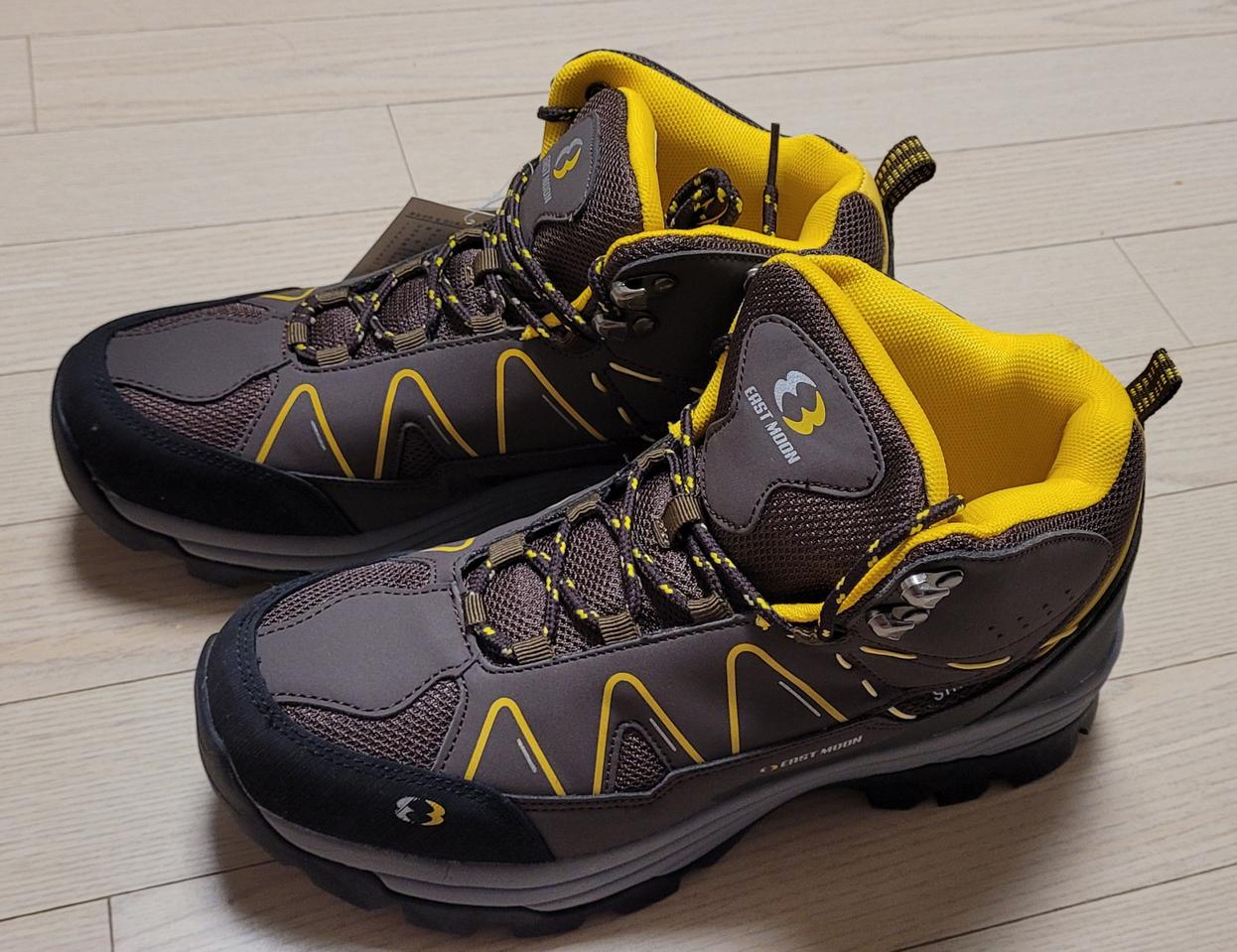 남자등산화 255사이즈 새상품