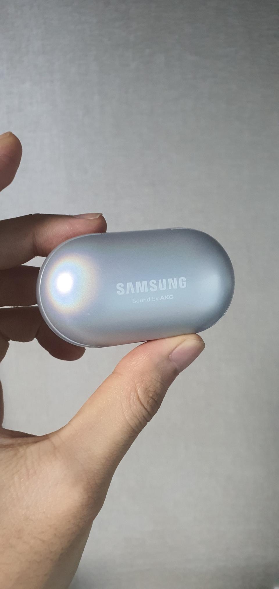 갤럭시 버즈 실버 충전기 본체 판매합니다