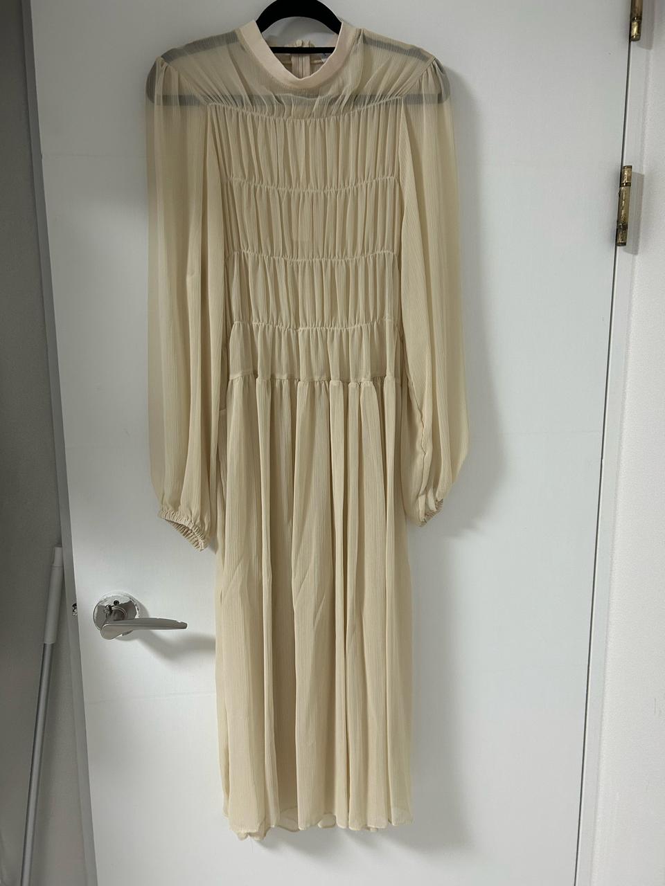 바닐라 크림 쉬폰 시스루 롱원피스