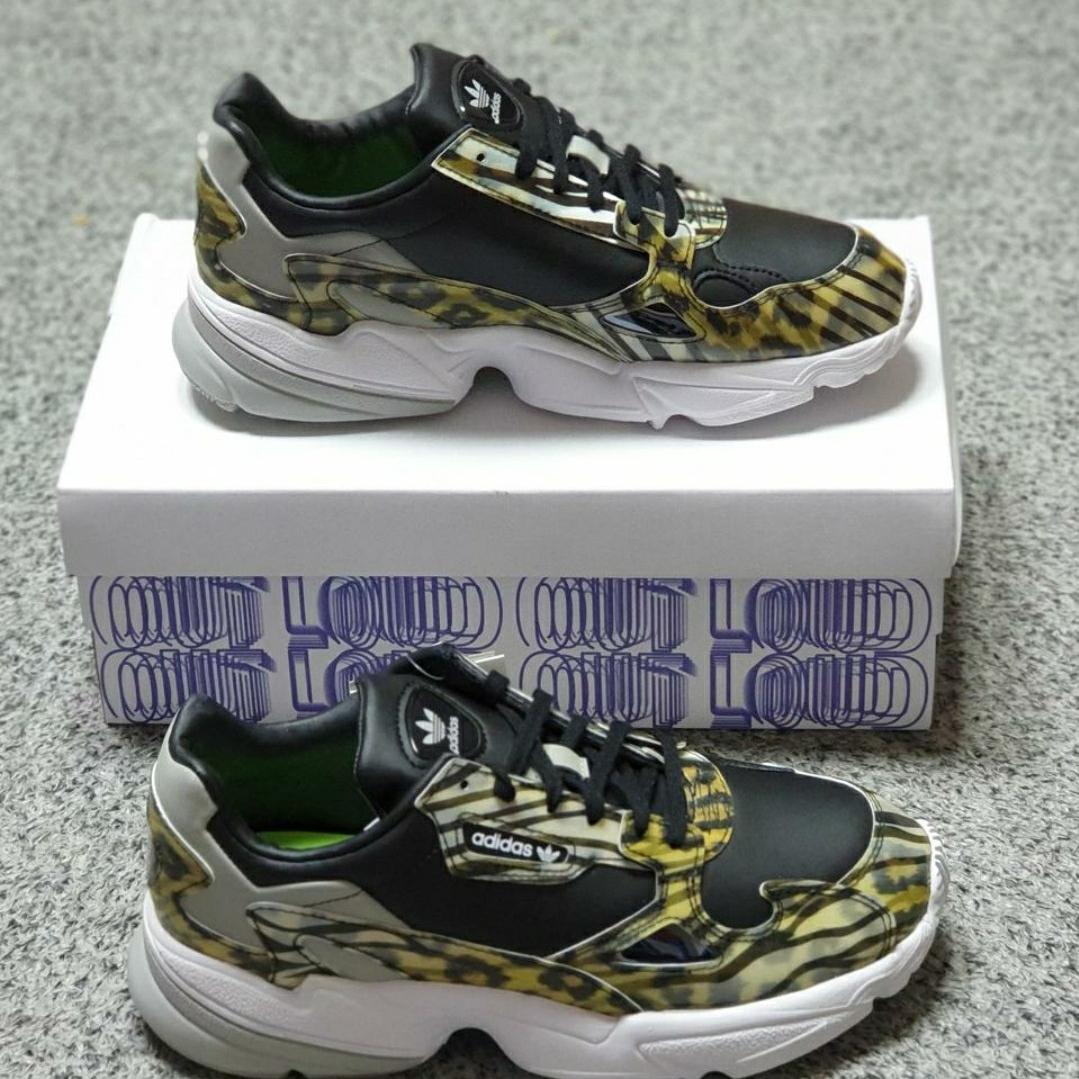 아디다스 팔콘 W 블랙 메탈 운동화 사이즈 240