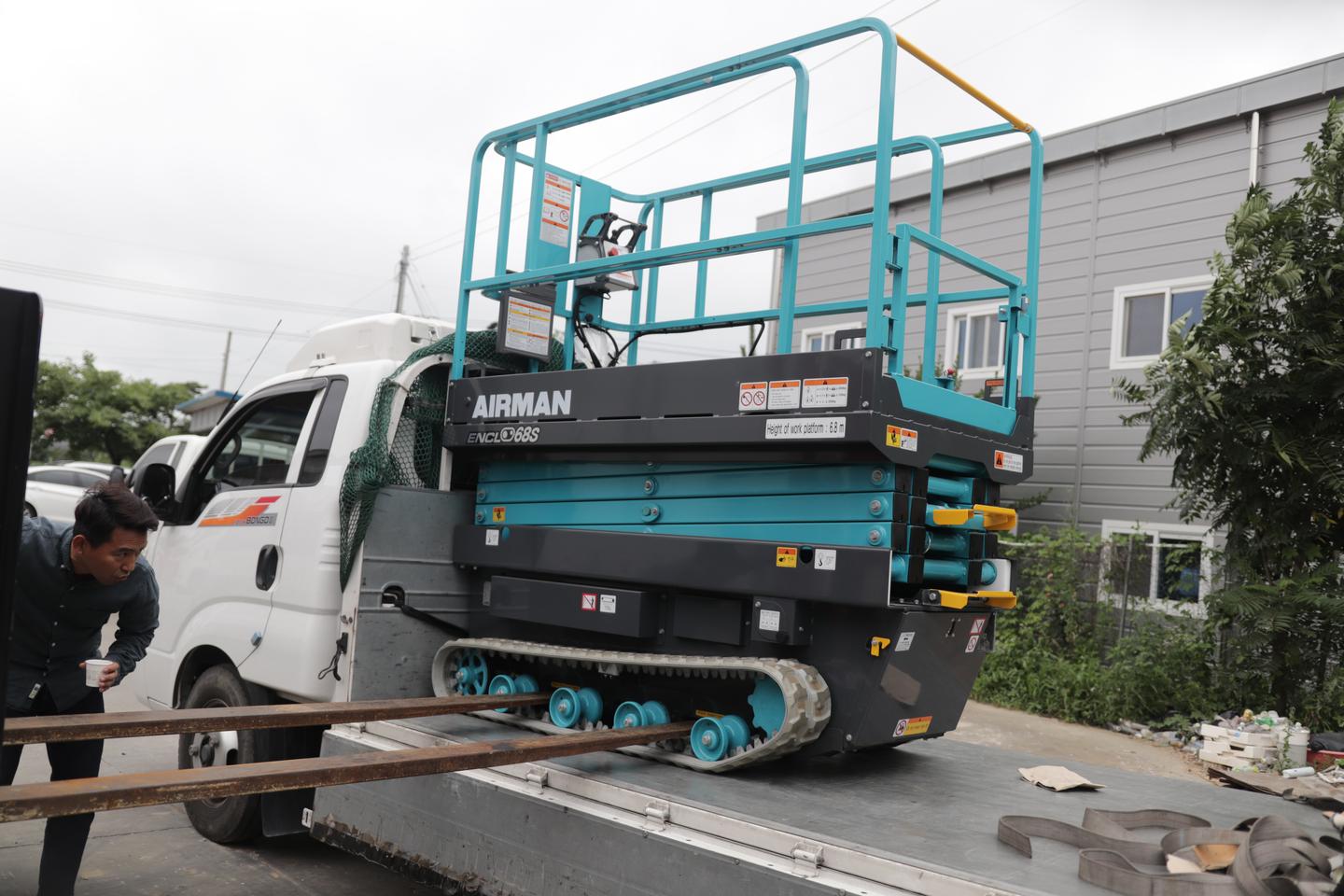 궤도고소작업대 신품모델 세계기술력1위 ENCL068S