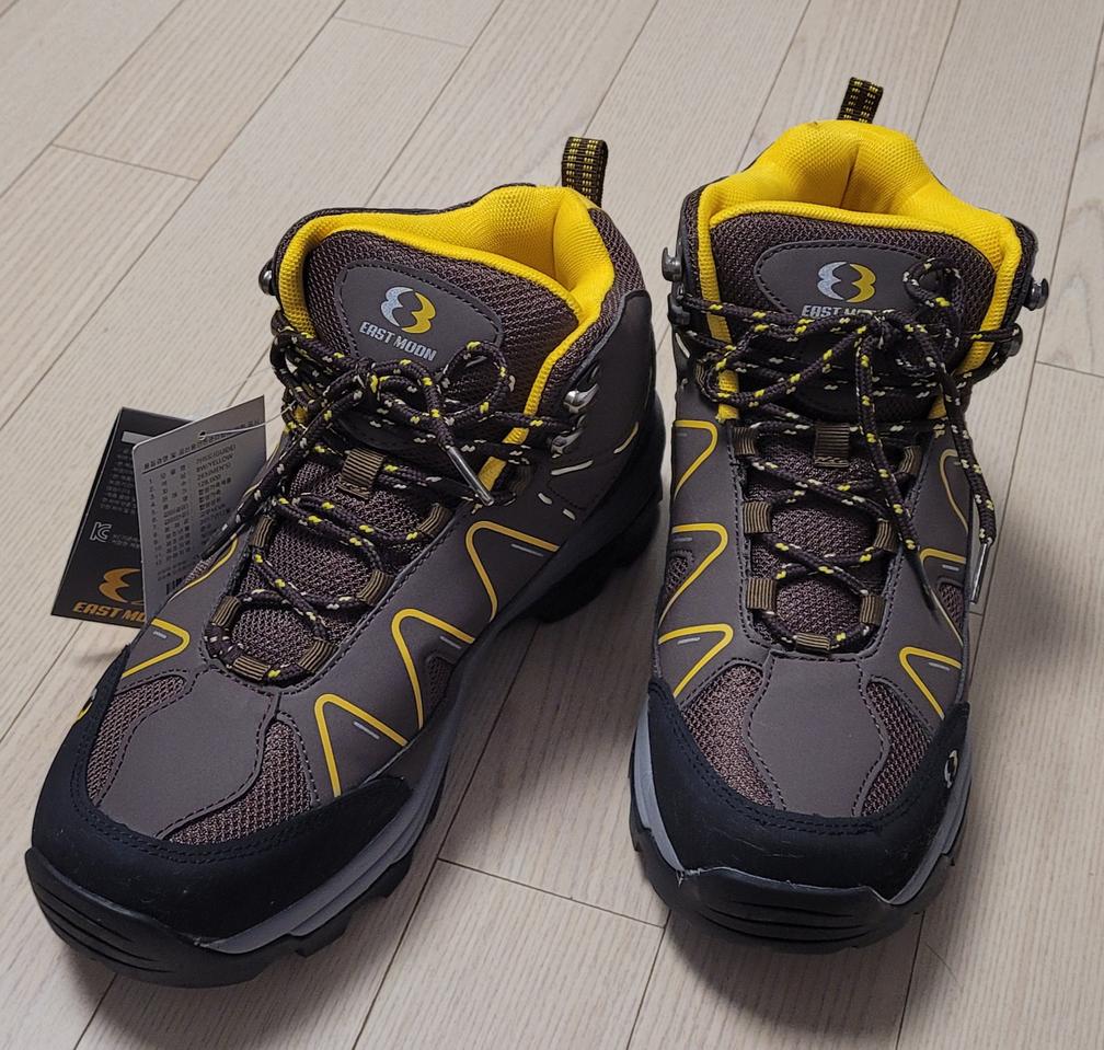 남자등산화 255사이즈 새상품