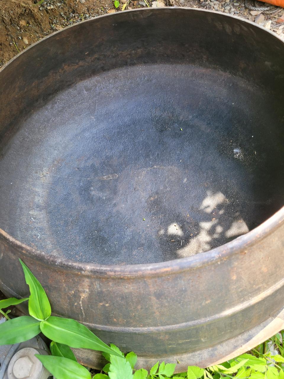 가마솥 뚜껑 포함 지름 약54센치 판매