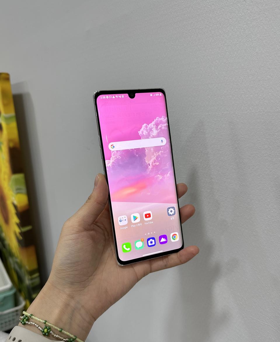 벨벳 화이트 128기가 판매합니다.